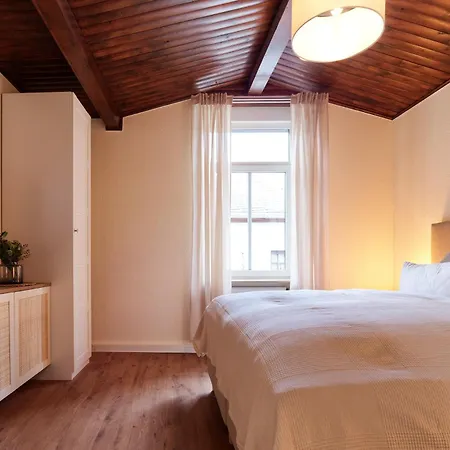 Marx - Geraeumige Im Zentrum Von - Bis 6 Personen, 2 Schlafzimmer, Wlan & Waschmaschine Treviri