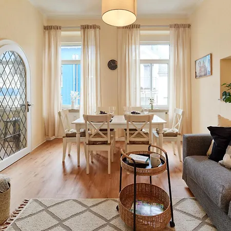 Marx - Zentrales City-apartment In - Fuer Gruppen Und Familien Appartement *