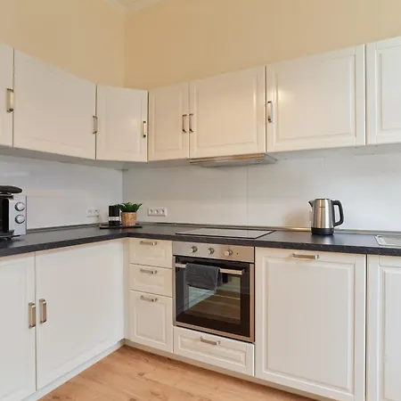 Marx - Zentrales City-apartment In - Für Gruppen Und Familien *