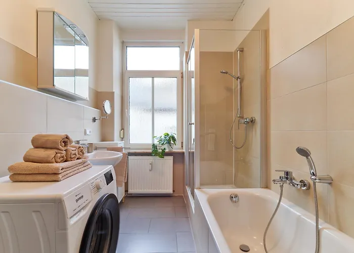 Marx - Geraeumige Im Zentrum Von - Bis 6 Personen, 2 Schlafzimmer, Wlan & Waschmaschine Lägenhet Trier